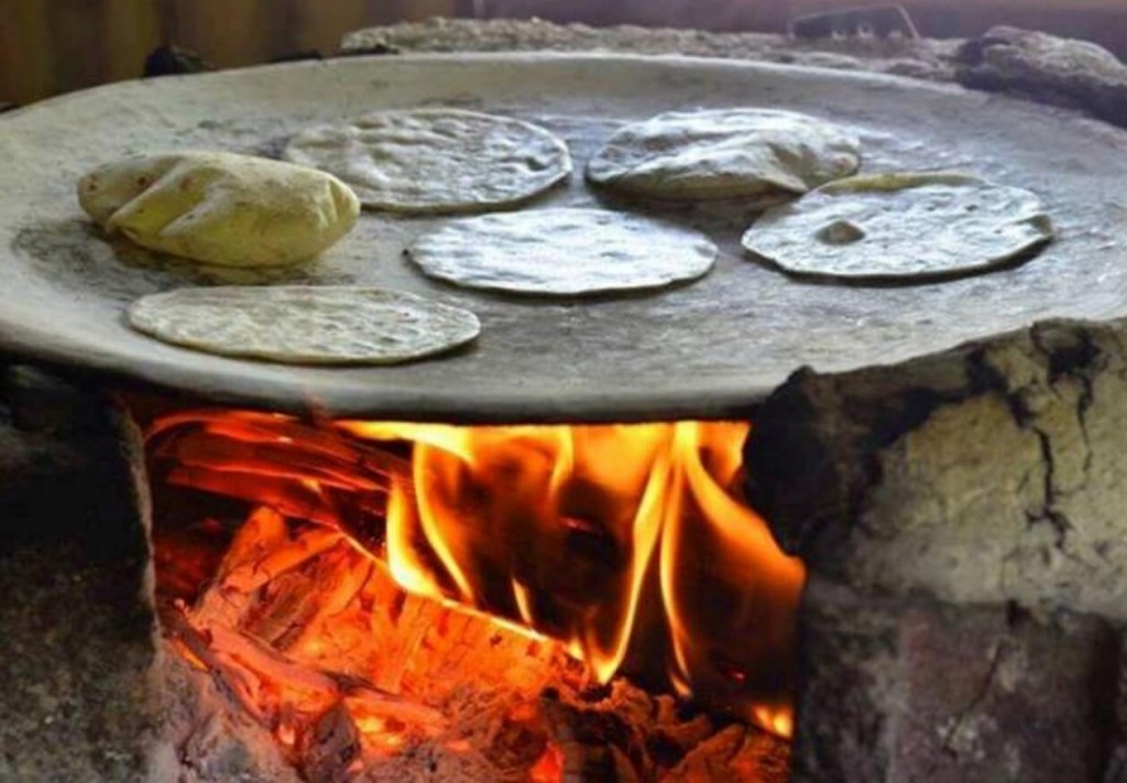 Cómo blanquear tus dientes con ceniza de tortilla - Más de México