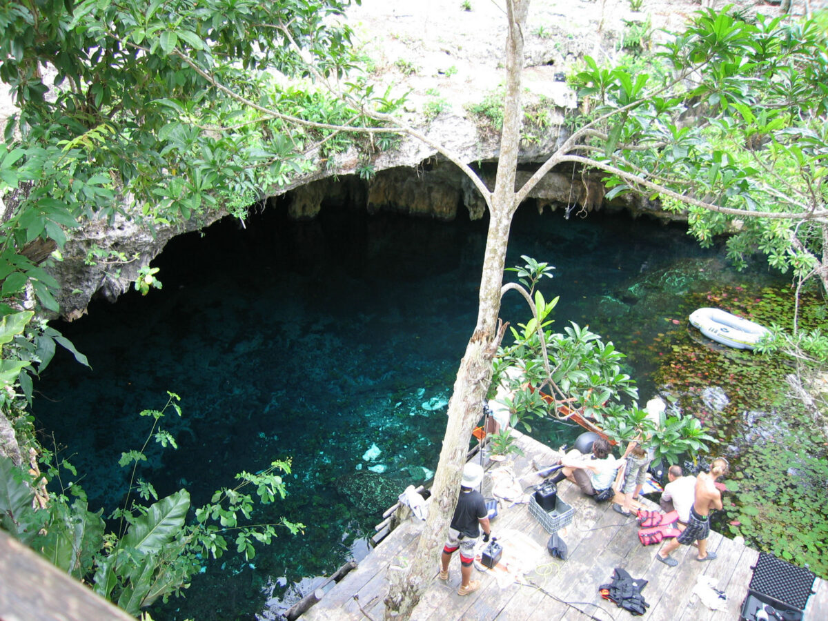 cenotes méxico fiestas música electrónica