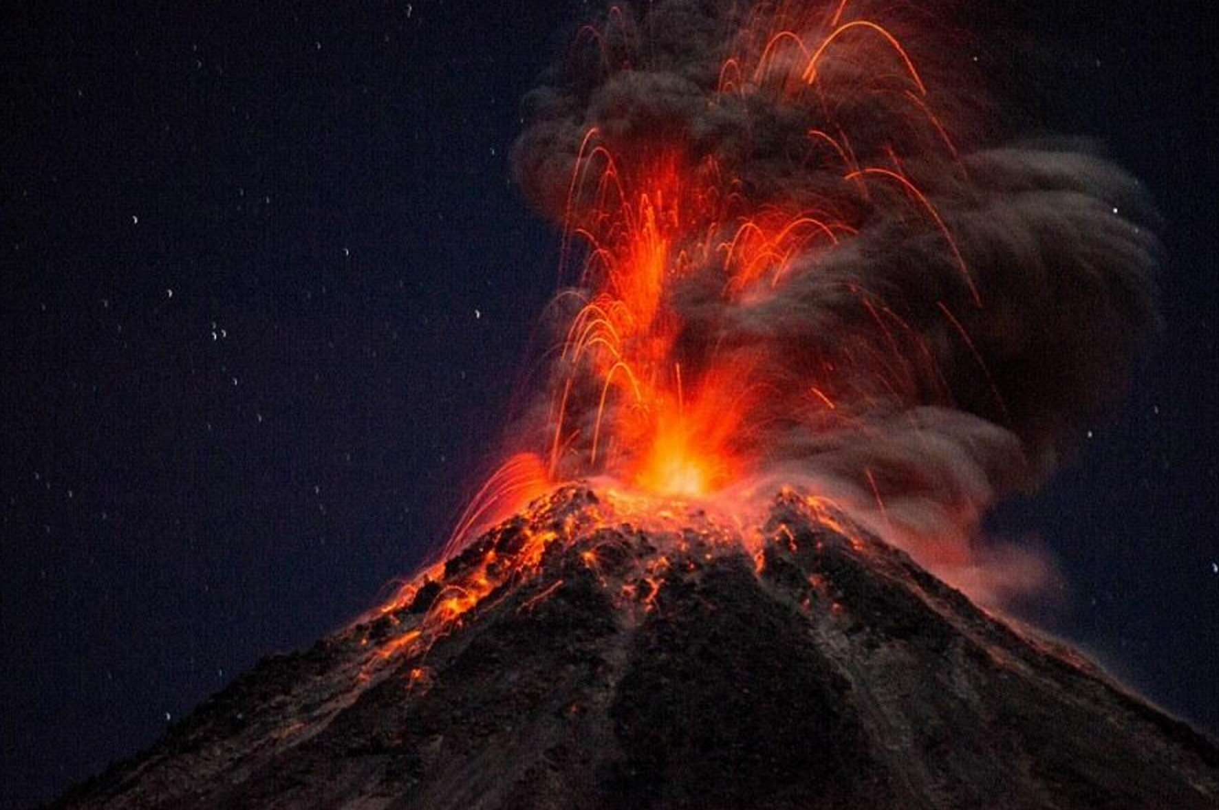 fotos explosión volcán de colima Hernando Rivera Cervantes