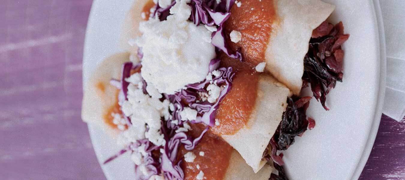 Enchiladas rellenas de flor de jamaica (RECETA) Más de México