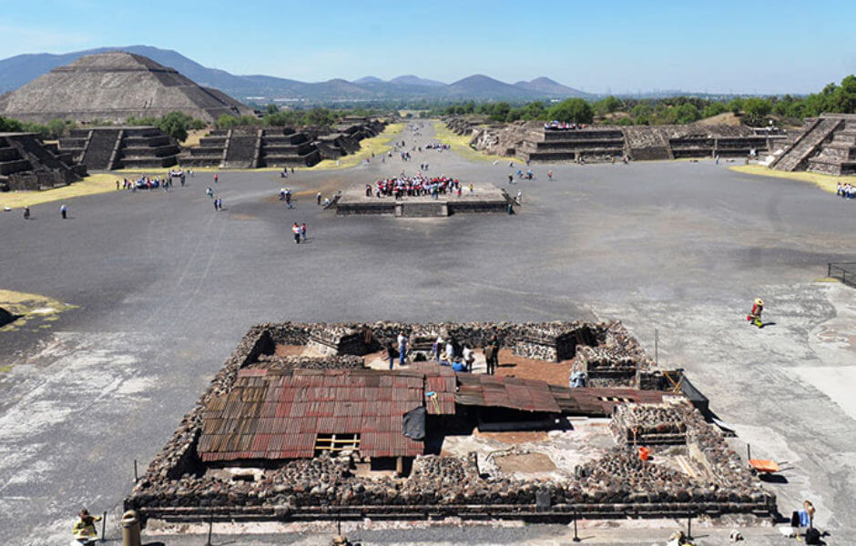 plaza de la luna teotihuacán