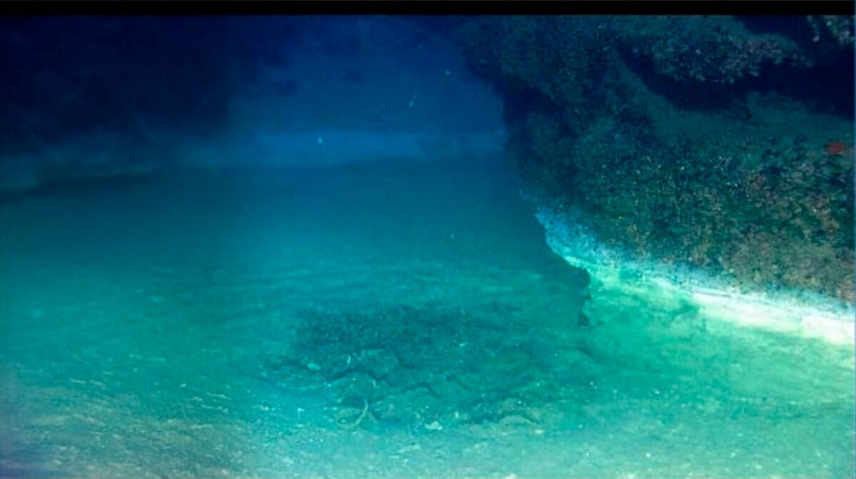 lago en el océano yucatán
