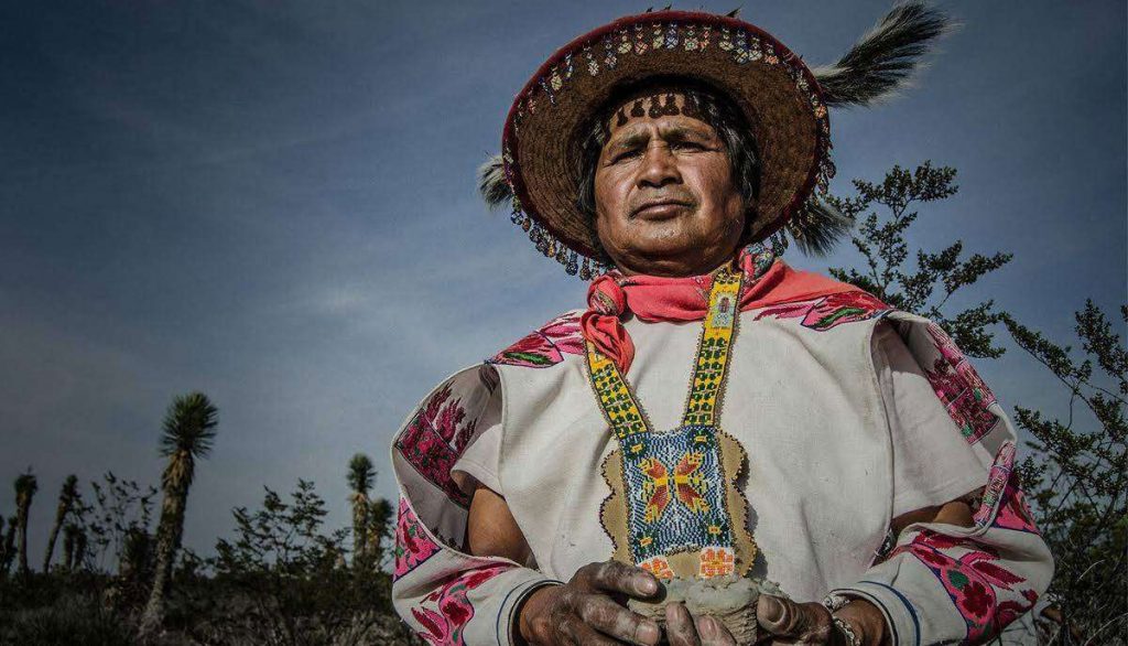 Huicholes Los últimos Guardianes del Peyote (un documental tan hermoso