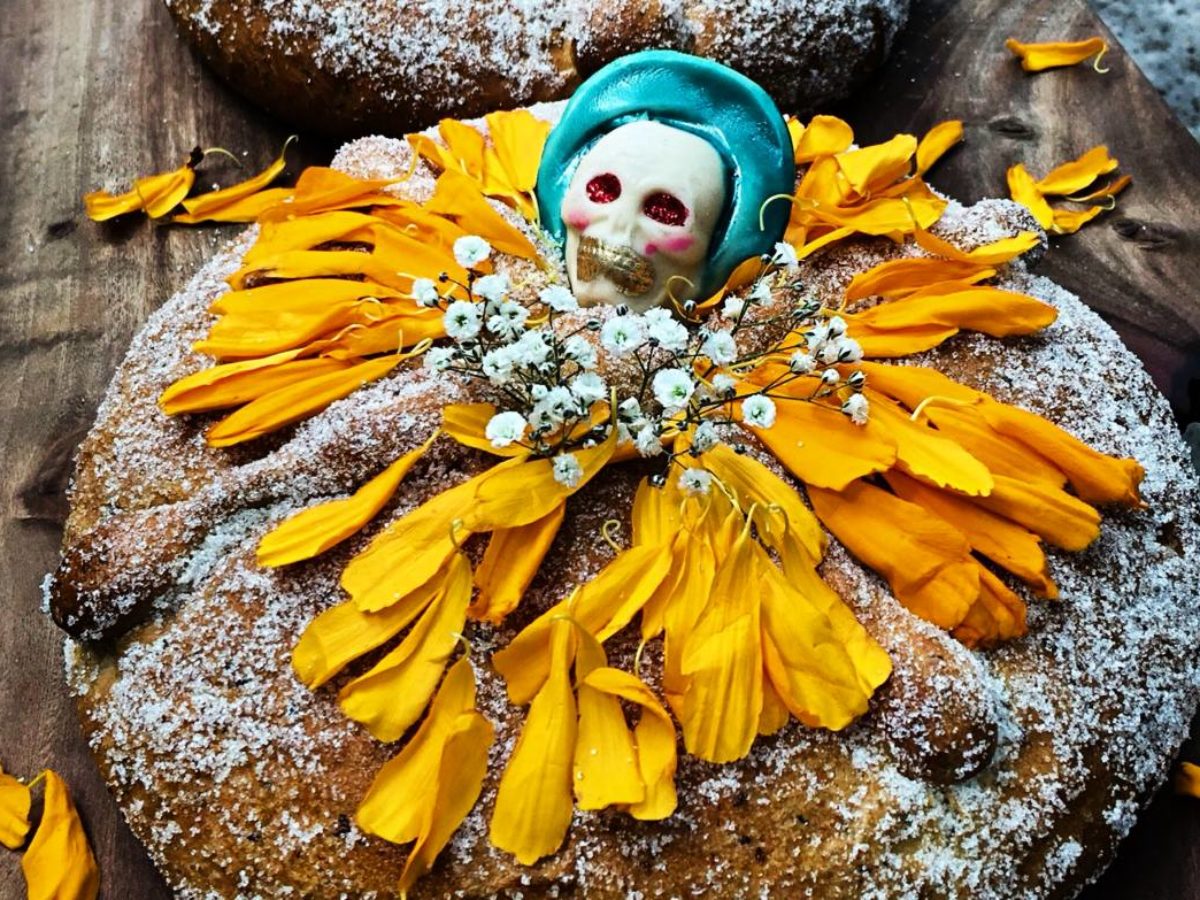 Aquí está la deliciosa receta de pan de muerto vegano que estabas buscando  - Más de México