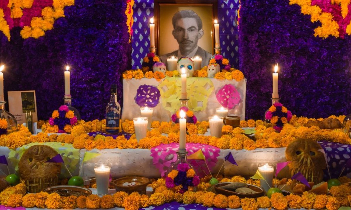El significado detrás de los elementos de la ofrenda de Día de muertos  (INFOGRAFÍA) - Más de México