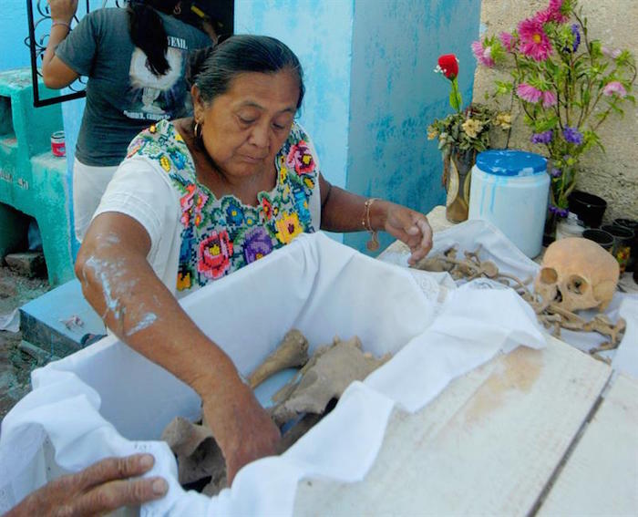 dia-de-muertos-maya-campeche-ritual-exhumacion-cadaver