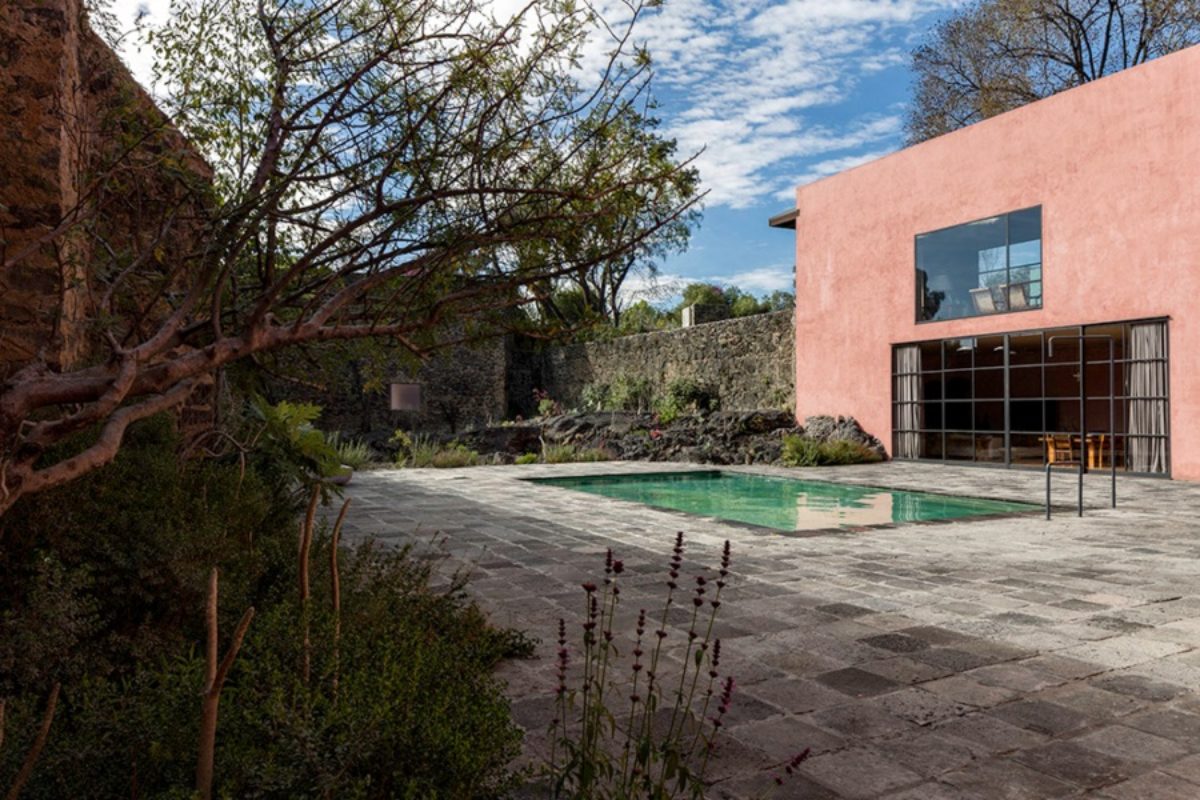 LUIS BARRAGAN. CASA PEDREGAL (2015)